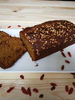 Una foto de Bizcocho integral con bayas goji