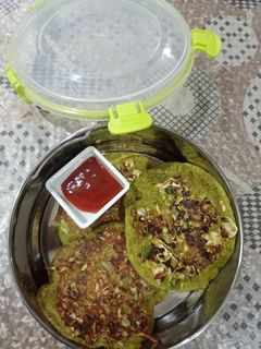 વેજીટેબલ પનીર મગની દાળના ચીલા (Vegetable Paneer Moong Dal Chila Recipe In Gujarati) રેસીપી મુખ્ય ફોટો