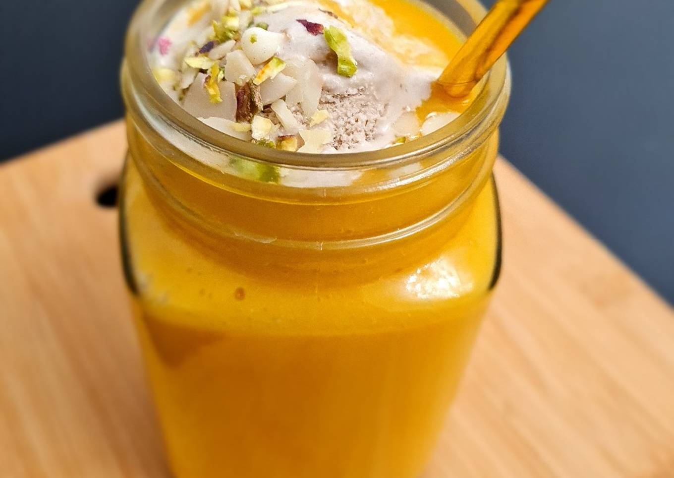 Mango milkshake