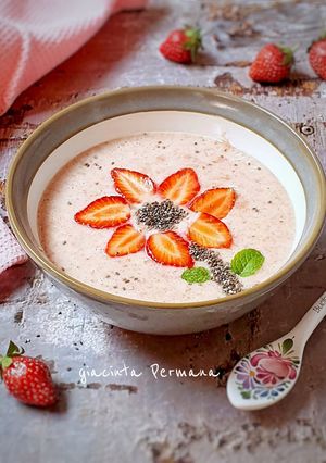 Foto resep Strawberry Smoothie with Chia seed