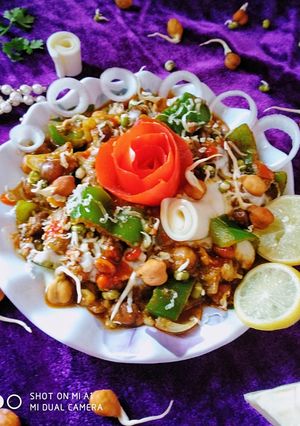 A picture of Kolhapuri Cheese Veg Sprouts.