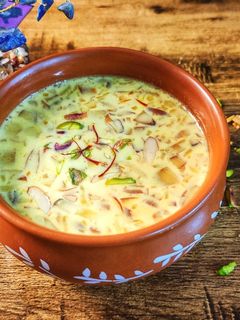 "केसर - बदाम बासुंदी" (kesar badam basundi recipe in marathi) रेसिपी चे मुख्य फोटो