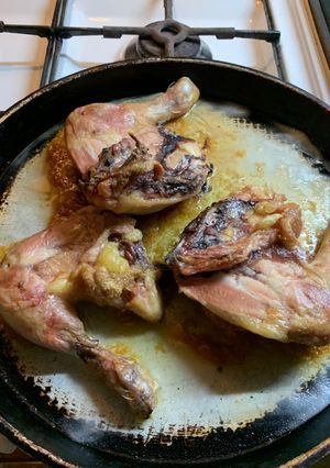 Una foto de Muslos de pollo al horno con sal