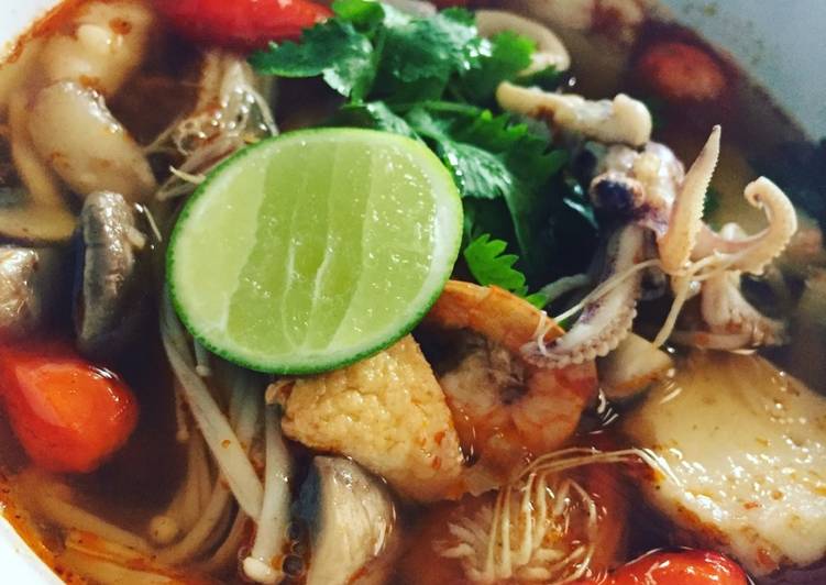 Tom Yam Seafood