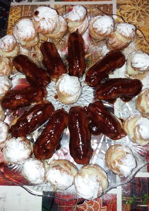 O poză a rețetei Mini eclere și choux a la creme.