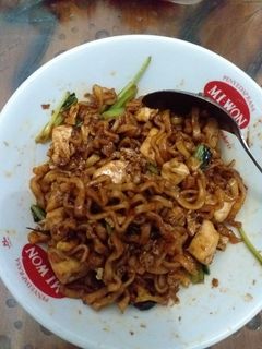 Foto resep Mie goreng burung dara pipih sederhana