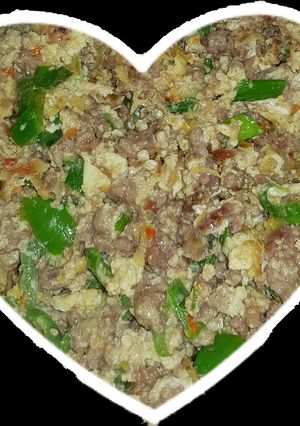A picture of Scramble minced beef and egg.