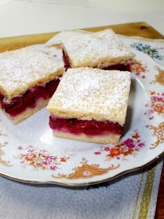Klasszikus meggyes pite recept fotója