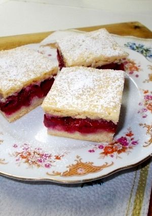 Klasszikus meggyes pite recept fotója