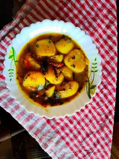 কসুরি মেথি আলুর দম (kasuri methi aloor dum recipe in Bengali) রেসিপির প্রধান ছবি