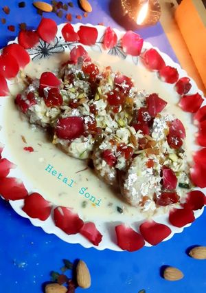 ગુલકંદ ડ્રાયફ્રુટ કેસર શાહી ટુકડાં(Gulkand Dry fruit Kesar Shahi Tukda Recipe In Gujarati) રેસીપી મુખ્ય ફોટો
