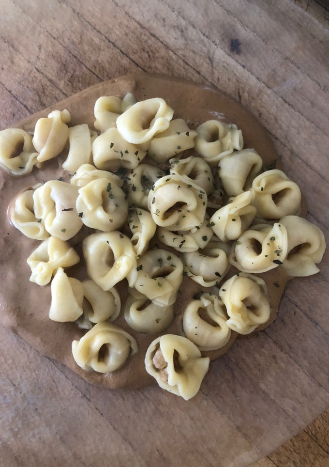 Una foto de Tortellinis en salsa de champiñón