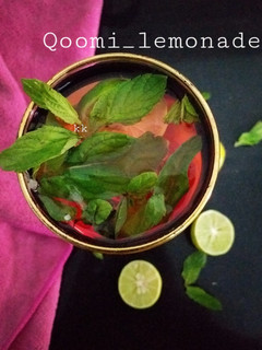A picture of Qomi lemonade.