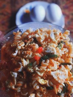 ভেজিটেবল এগ পাস্তা (vegetables egg pasta recipe in bengali) রেসিপির প্রধান ছবি