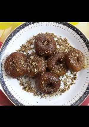 A picture of Jaggery peanut donuts.