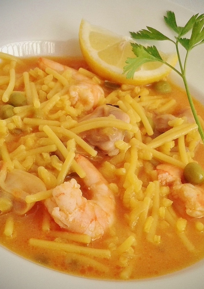 Una foto de Empedrado de fideos y arroz a la marinera