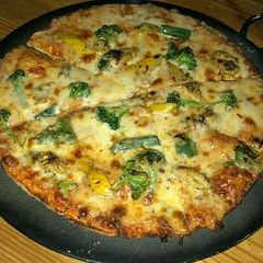 A picture of Cheese pizza.