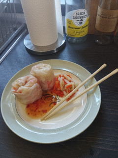 A picture of Rice paper spring rolls.