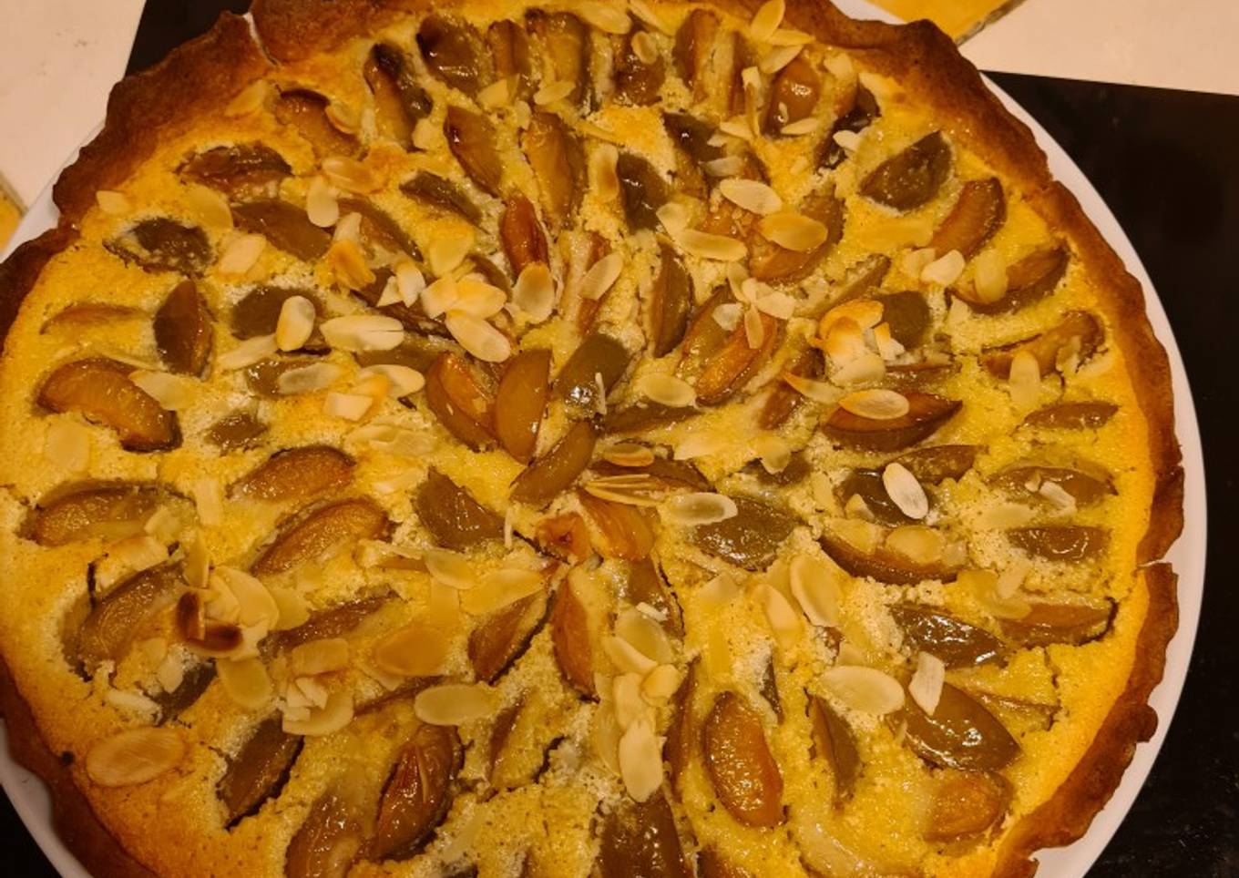 Tarte aux prunes et crème d'amande facile