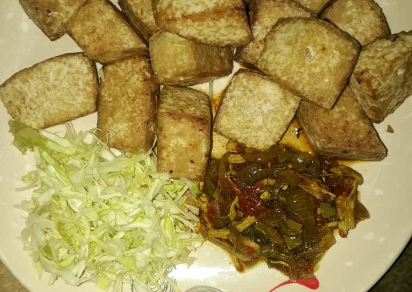 Fried tofu with chicken sauce