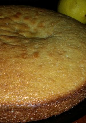 A picture of Lemon Cake.