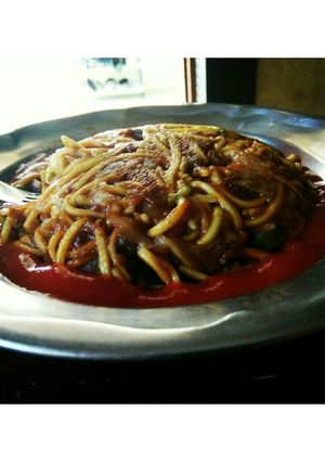 A picture of Noodles.