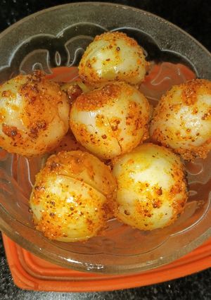 A picture of Onion pickle.