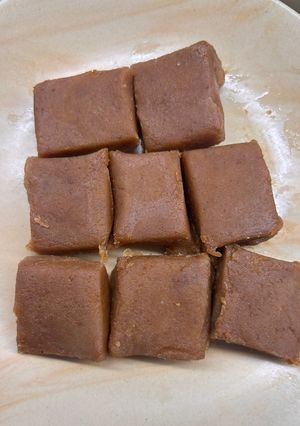 A picture of Cashew dates barfi.