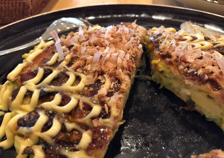 Simple Way to Make Speedy Japanese pork and cabbage okonomiyaki (Butatama 豚玉お好み焼き)