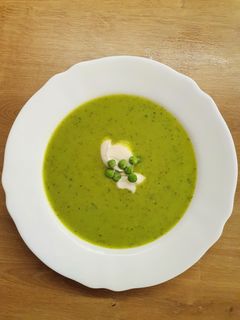 Vegán zöldborsó krémleves recept fotója