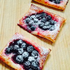 A picture of Blueberry Puff Pastry.