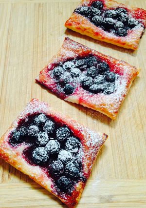 A picture of Blueberry Puff Pastry.