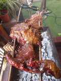 Costillar de jabalí al espiedo