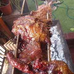 Una foto de Costillar de jabalí al espiedo