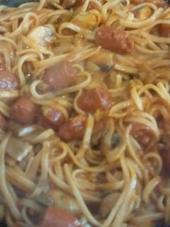 Una foto de Tallarines con chistorra y champiñones