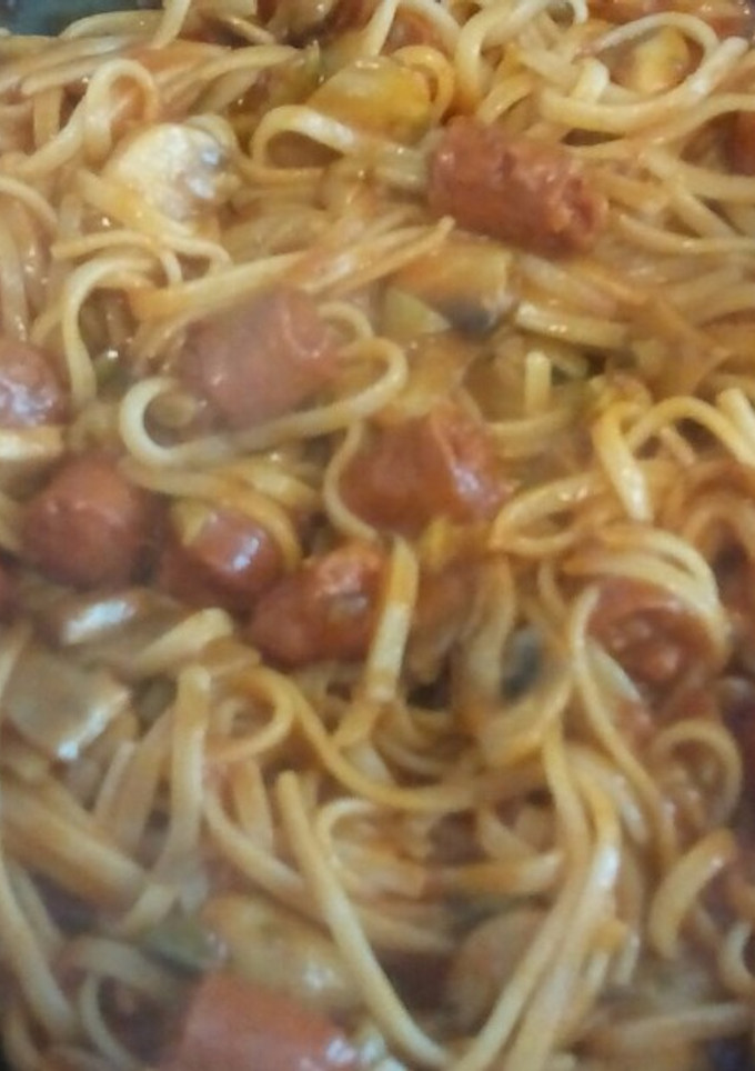 Una foto de Tallarines con chistorra y champiñones