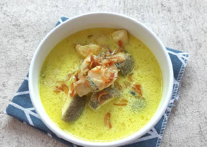 Gulai kuning ikan tumbuk