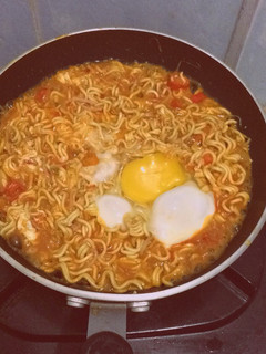Foto resep Mie Telur pedas / mie dog dog ala mama kinan 😁