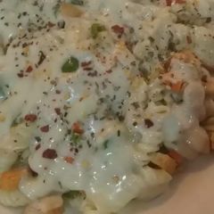 A picture of Creamy cheesy pasta.