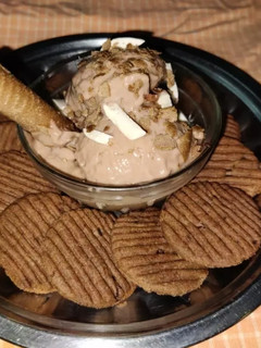 பிஸ்கட் ஐஸ்கிரீம்(biscuit icecream recipe in tamil) செய்முறை முக்கிய புகைப்படம்