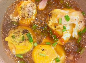 Hình của món Trứng ốp la sốt mắm.