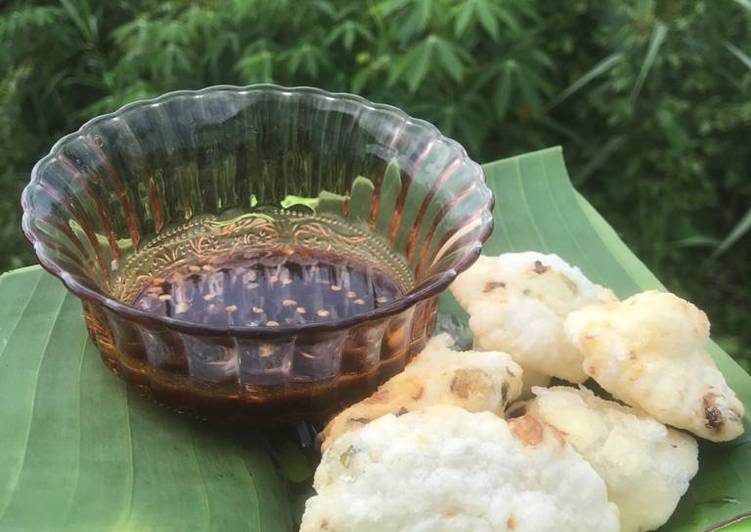 Cireng bumbu rujak