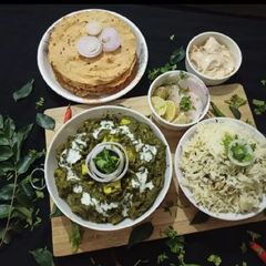 A picture of Palak Paneer.