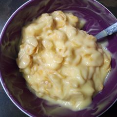 A picture of Corn flakes dessert.