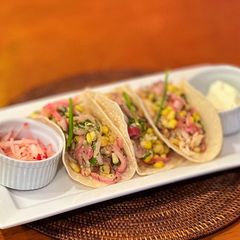 A picture of Chicken street tacos.