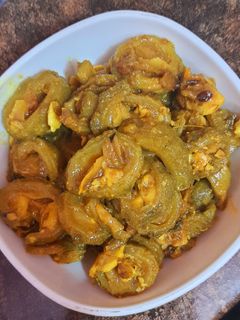 करेला भुजिया (karela bhujia recipe in Hindi) रेसिपी मुख्य फोटो