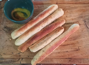 Una foto de Palitos de ajo #panadería #delantalglobalcookpad