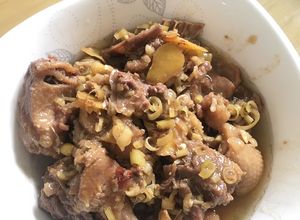 Hình của món Vịt kho gừng sả.