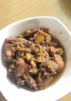 Hình của món Vịt kho gừng sả.