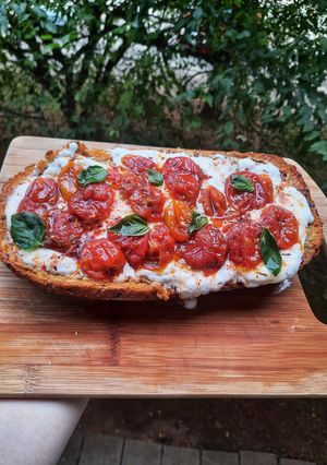 O poză a rețetei Roasted cherry tomatoes & burrata bread ❤️.